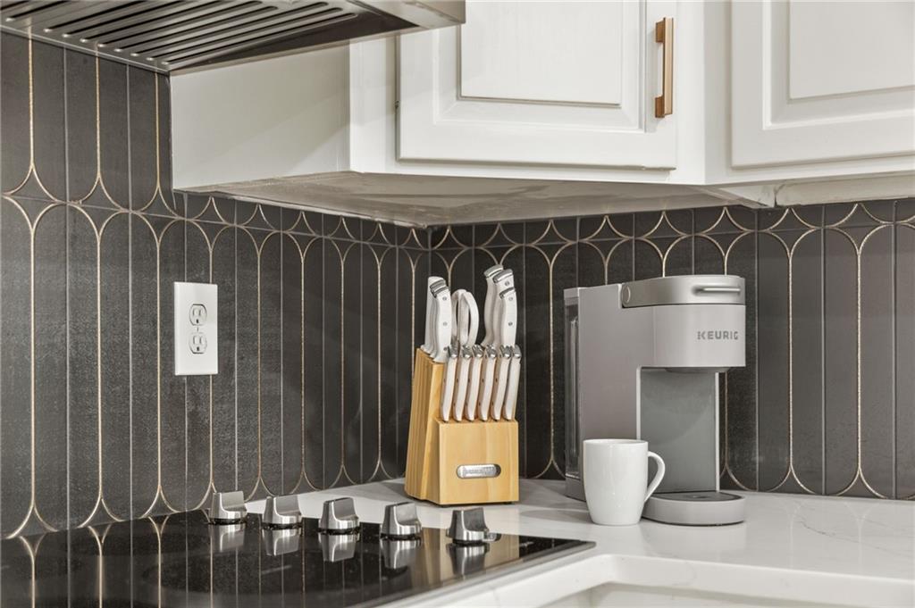 217 Skyland Drive Roswell, GA 30075 - Photo 13 of 30