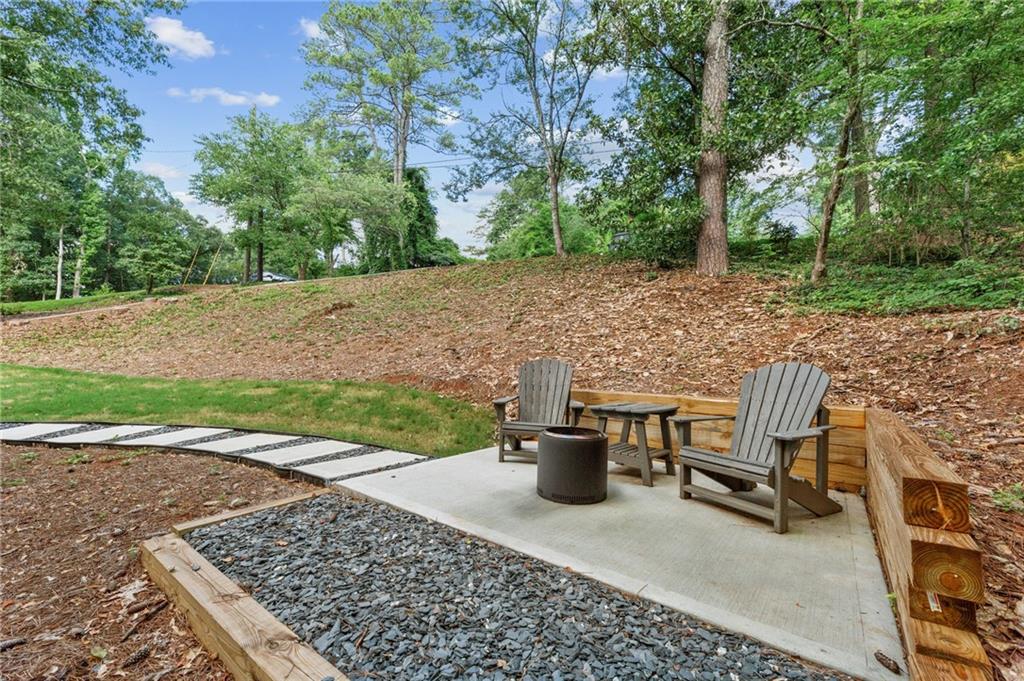 217 Skyland Drive Roswell, GA 30075 - Photo 3 of 30