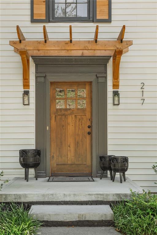 217 Skyland Drive Roswell, GA 30075 - Photo 5 of 30