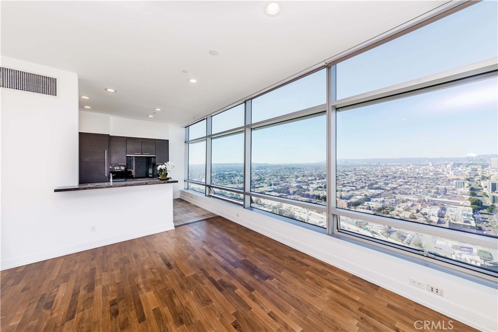 900 West Olympic Boulevard, Unit 31J Los Angeles, CA 90015 - Photo 4 of 25