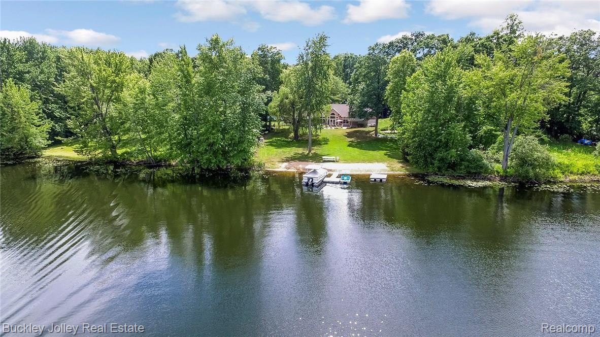 11631 Ridge Road South Lyon, MI 48178 - Photo 3 of 40 All Sports Crooked Lake