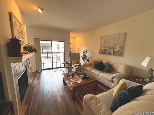 $1,250 | 11839 Parliament, Unit 2122, San Antonio, TX 78216