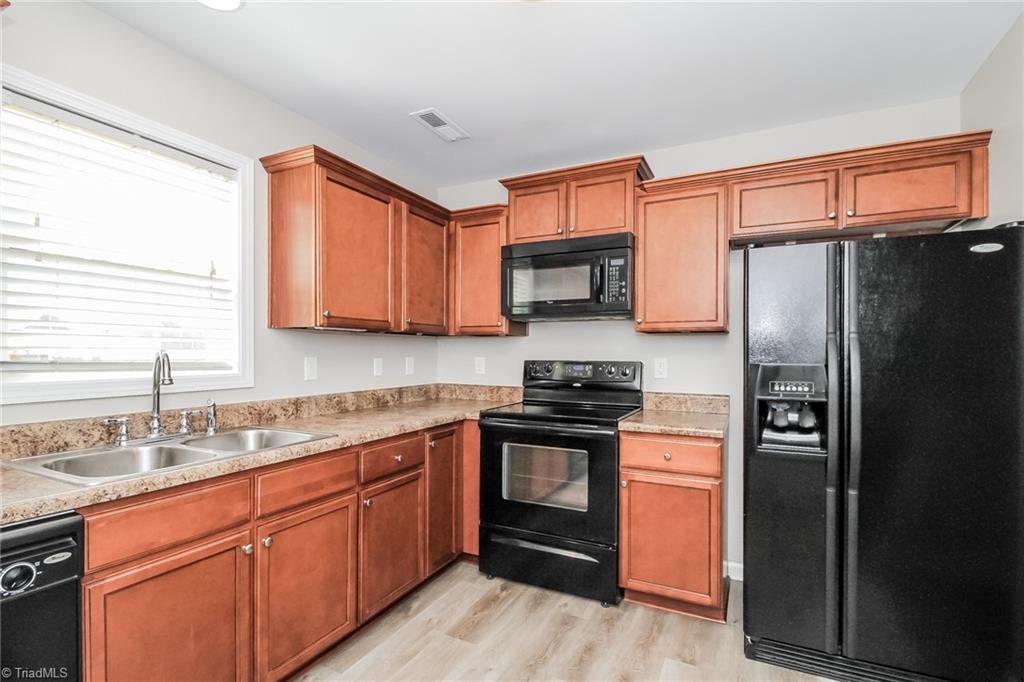 203 Florida Drive Thomasville, NC 27360 - Photo 7 of 17