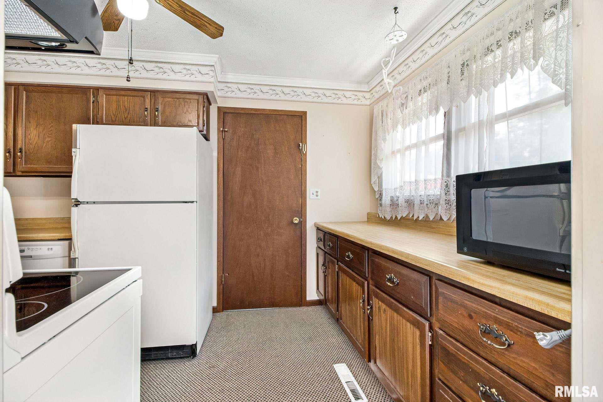 1325 Middle Road Bettendorf, IA 52722 - Photo 7 of 30 Gallery Image 7