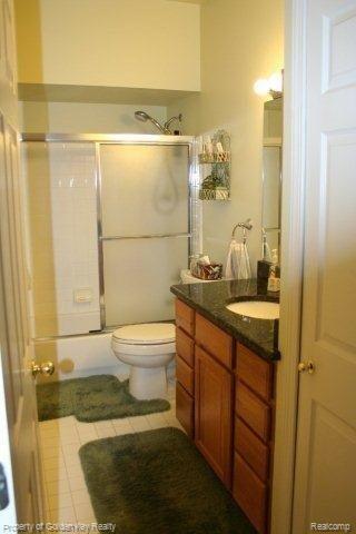 17115 Cross Winds Road Livonia, MI 48152 - Photo 19 of 24 Main Bath