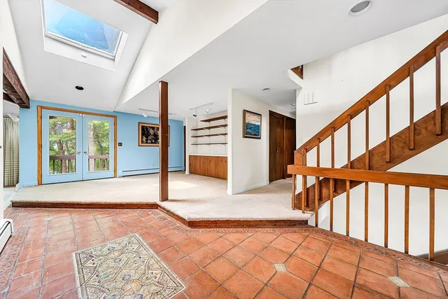 a view of an entryway with a workspace