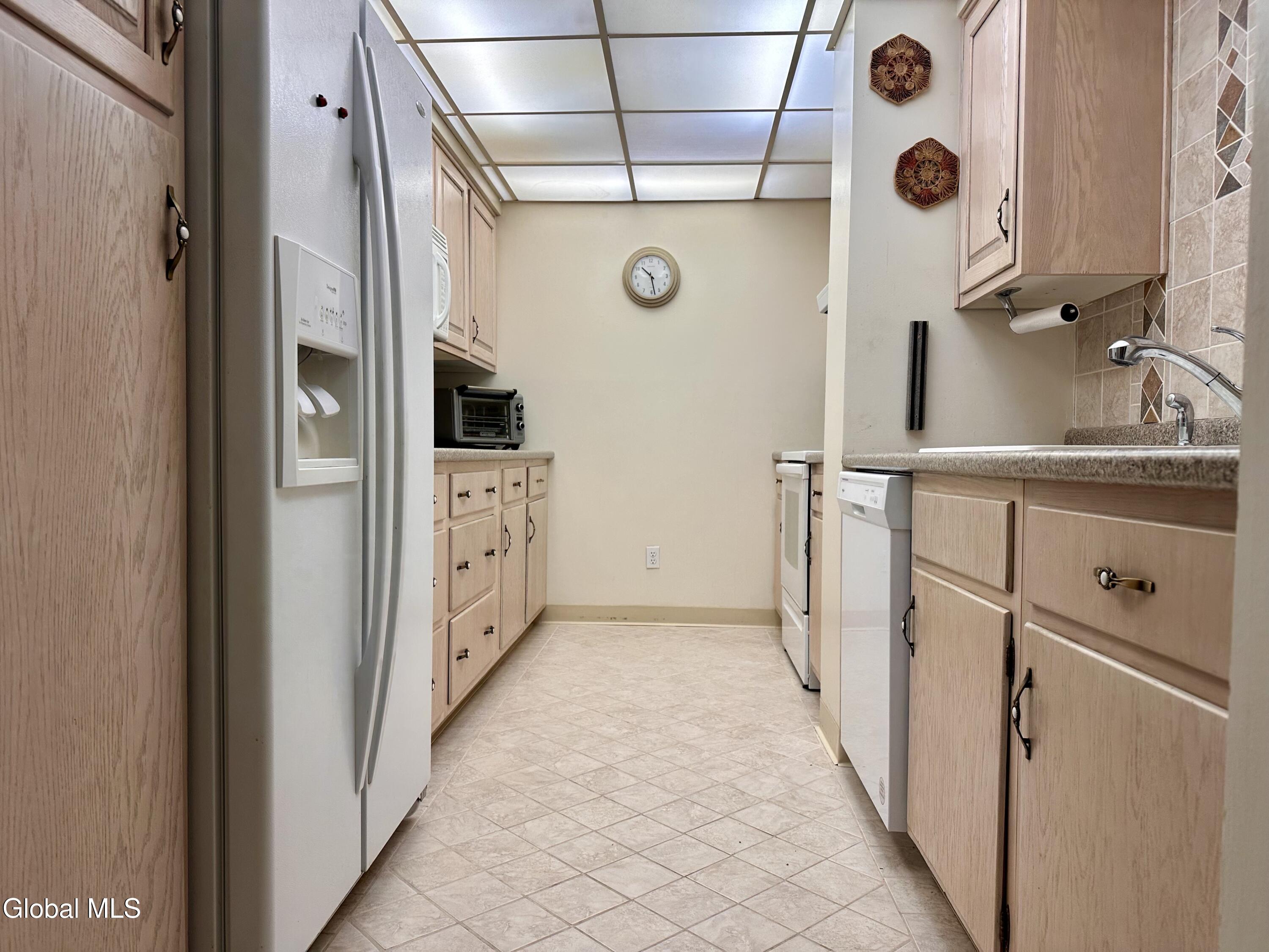 5 Riverside Drive, Unit 306 Binghamton, NY 13905 - Photo 10 of 18 Kitchena