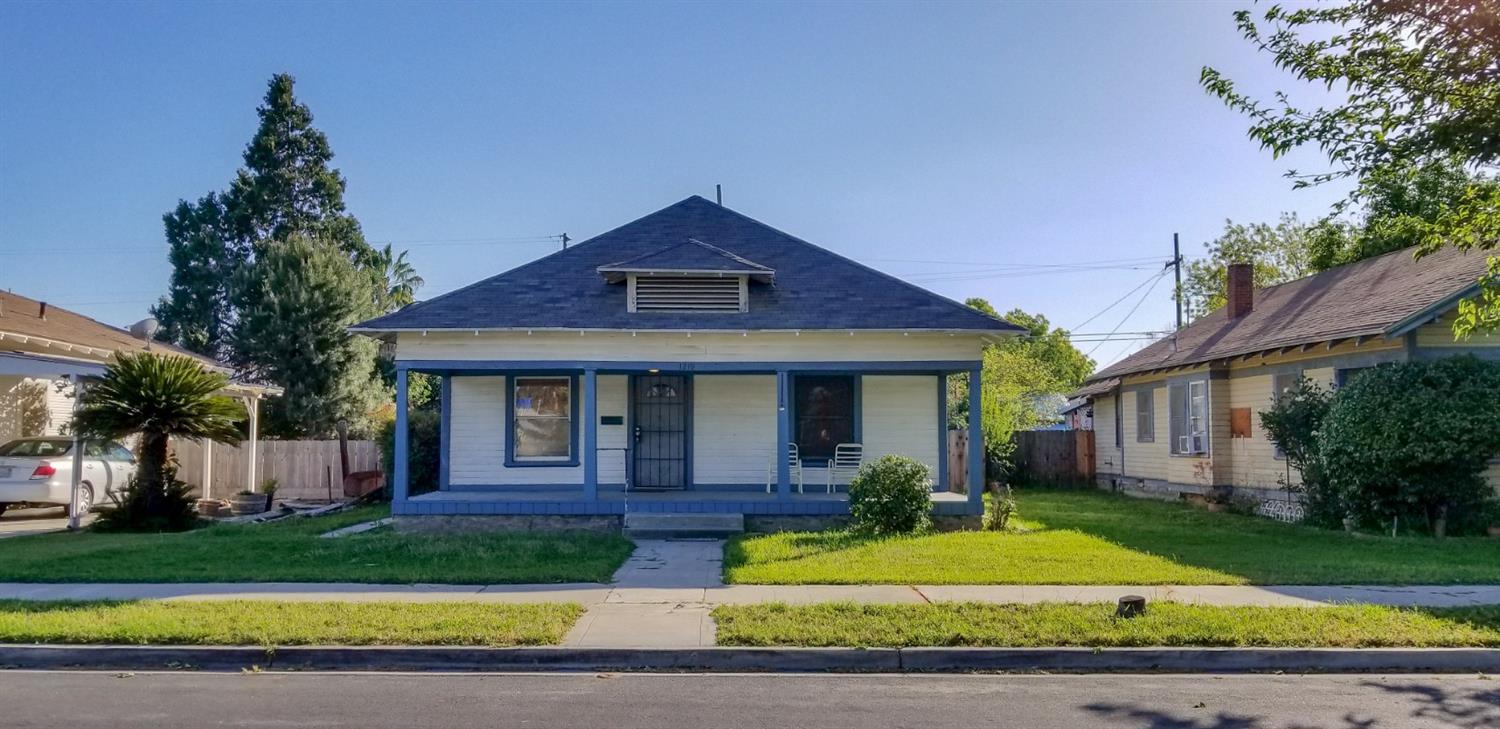 1219 D Street Reedley, CA 93654 - Photo 3 of 9