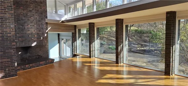 $10,000 | 90 East Woodland Road, Pittsburgh, PA 15232