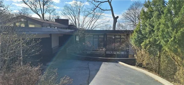 $10,000 | 90 East Woodland Road, Pittsburgh, PA 15232