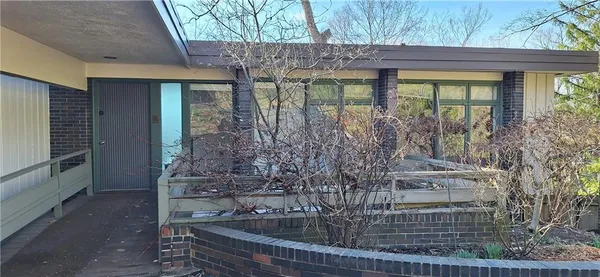 $10,000 | 90 East Woodland Road, Pittsburgh, PA 15232