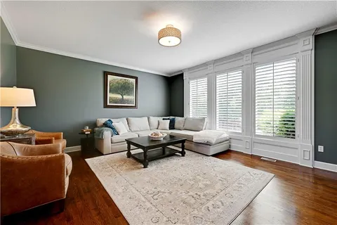 $849,900 | 5013 West 150th Street, Leawood, KS 66224