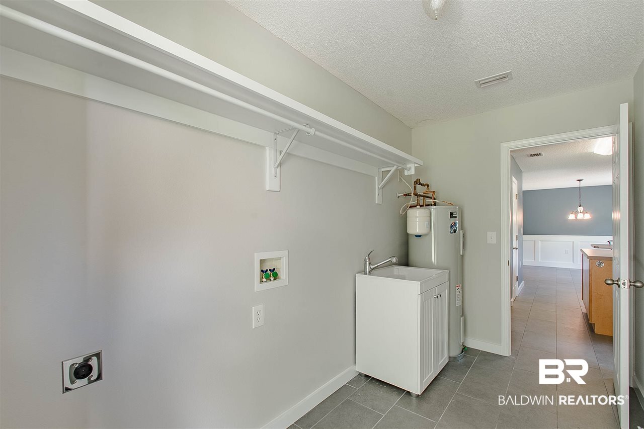 20940 Langford Road Fairhope, AL 36532 - Photo 21 of 43 Laundry