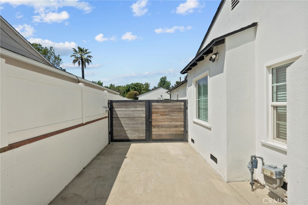 5937 Ranchito Avenue Van Nuys, CA 91401 - Photo 16 of 18
