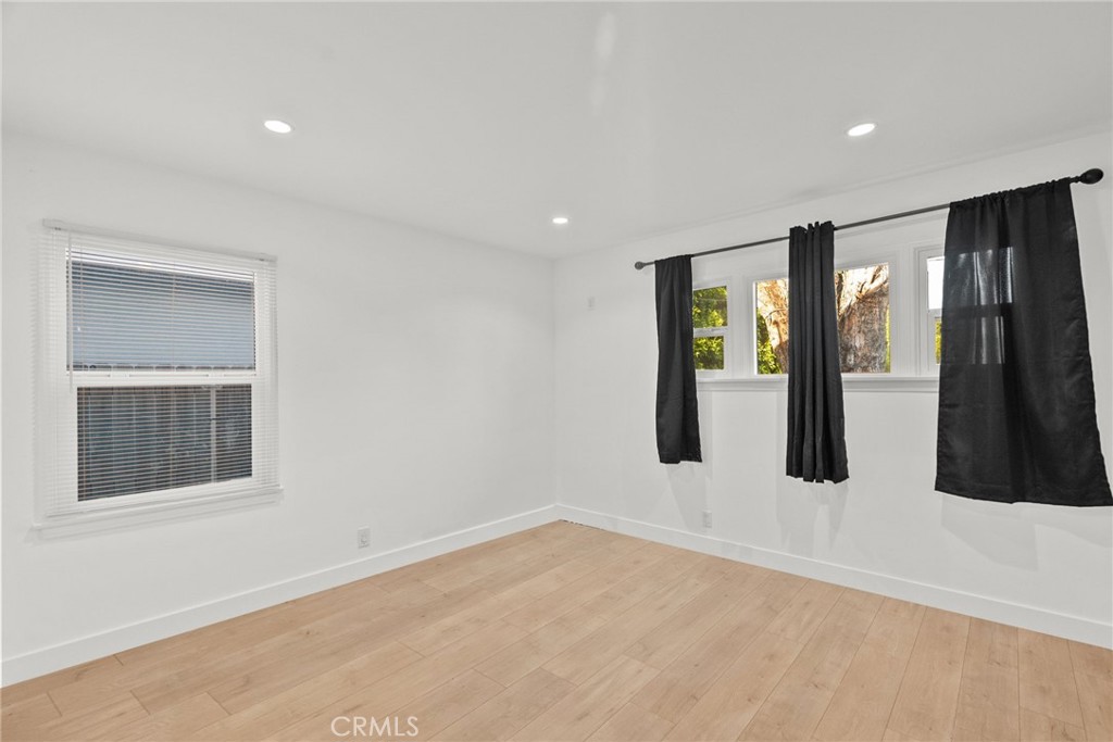 5937 Ranchito Avenue Van Nuys, CA 91401 - Photo 9 of 18