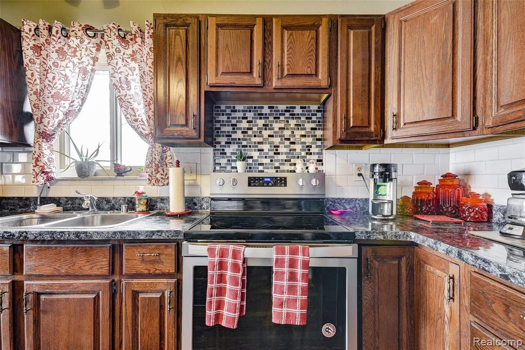 18333 Hickory Road Milan, MI 48160 - Photo 10 of 56