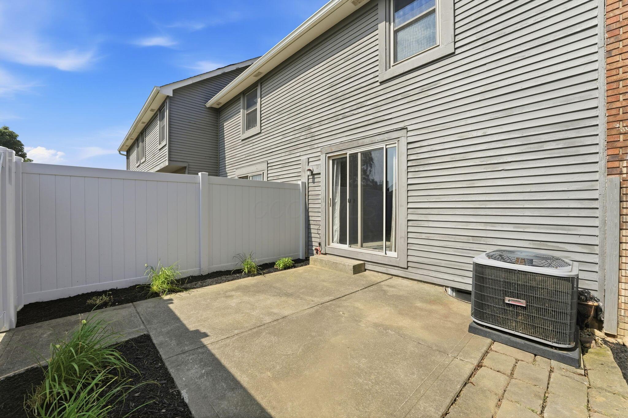 7772 Sawmill Road Dublin, OH 43016 - Photo 19 of 23 Patio