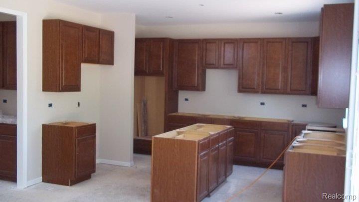 3666 Hogan Circle Rochester, MI 48307 - Photo 10 of 14 250-kit2