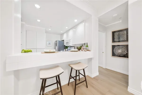 $3,600 | 2233 Martin, Unit 204, Irvine, CA 92612