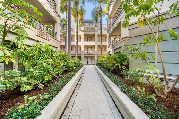 $3,600 | 2233 Martin, Unit 204, Irvine, CA 92612