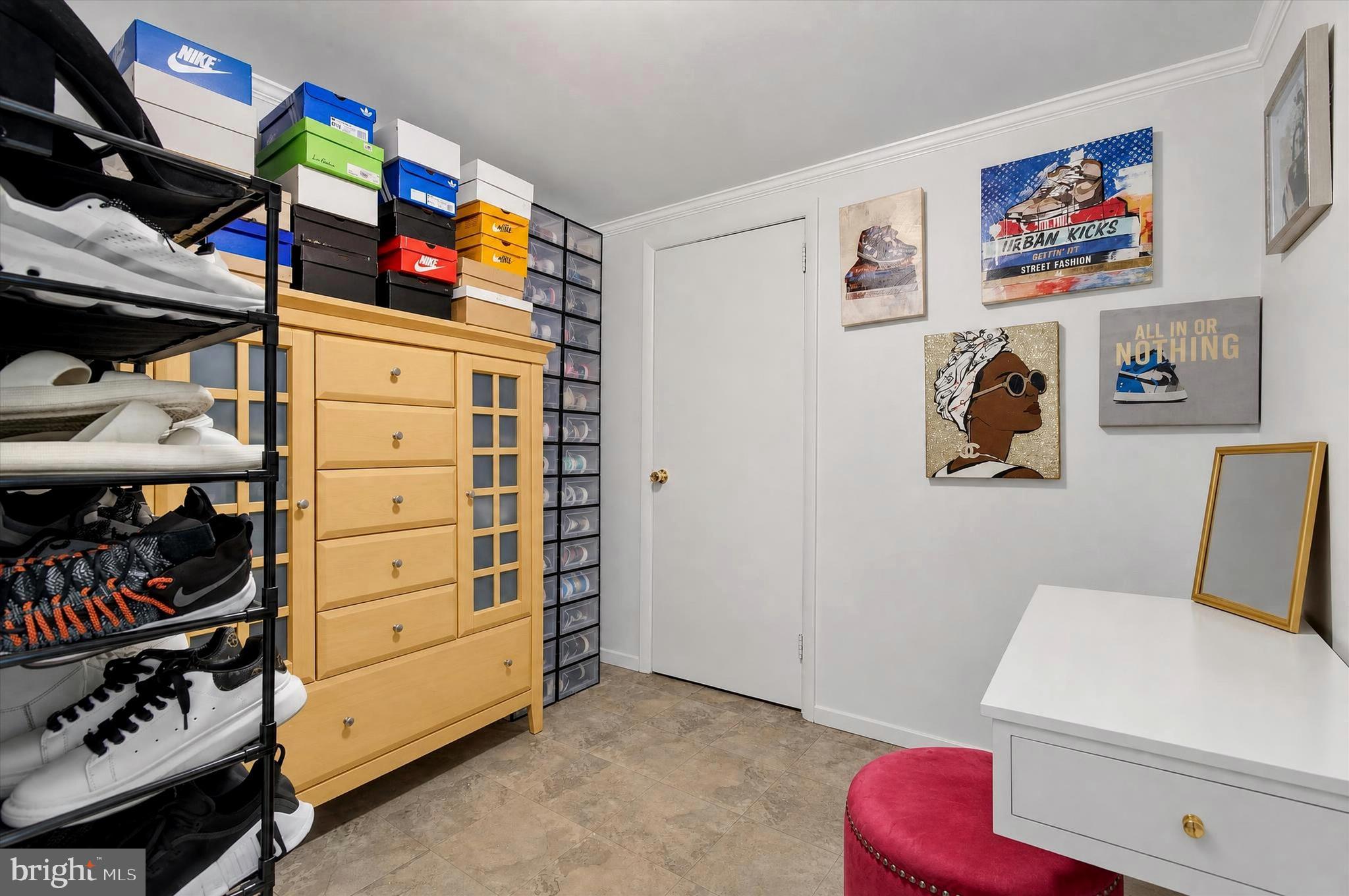 5621 Ravenel Lane Springfield, VA 22151 - Photo 26 of 37 Den