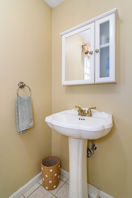 36 Bubbling Brook Road Walpole, MA 02081 - Photo 14 of 26