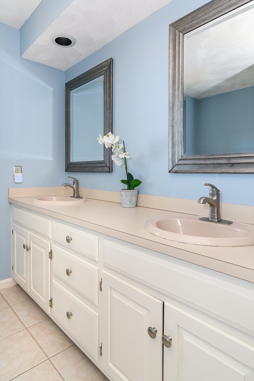 36 Bubbling Brook Road Walpole, MA 02081 - Photo 18 of 26