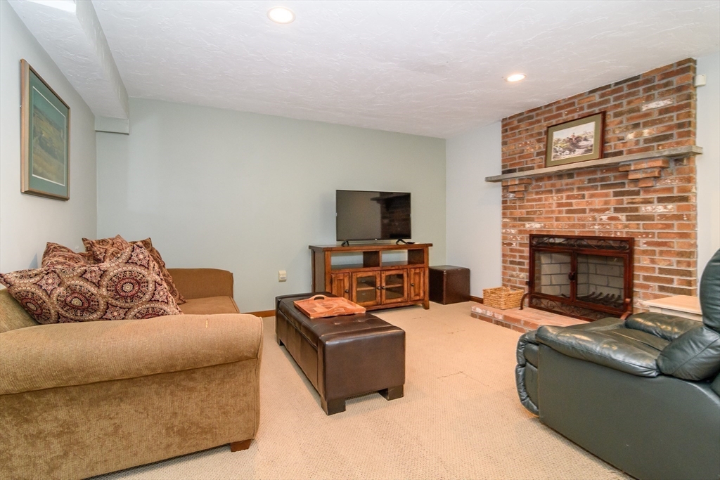 36 Bubbling Brook Road Walpole, MA 02081 - Photo 21 of 26
