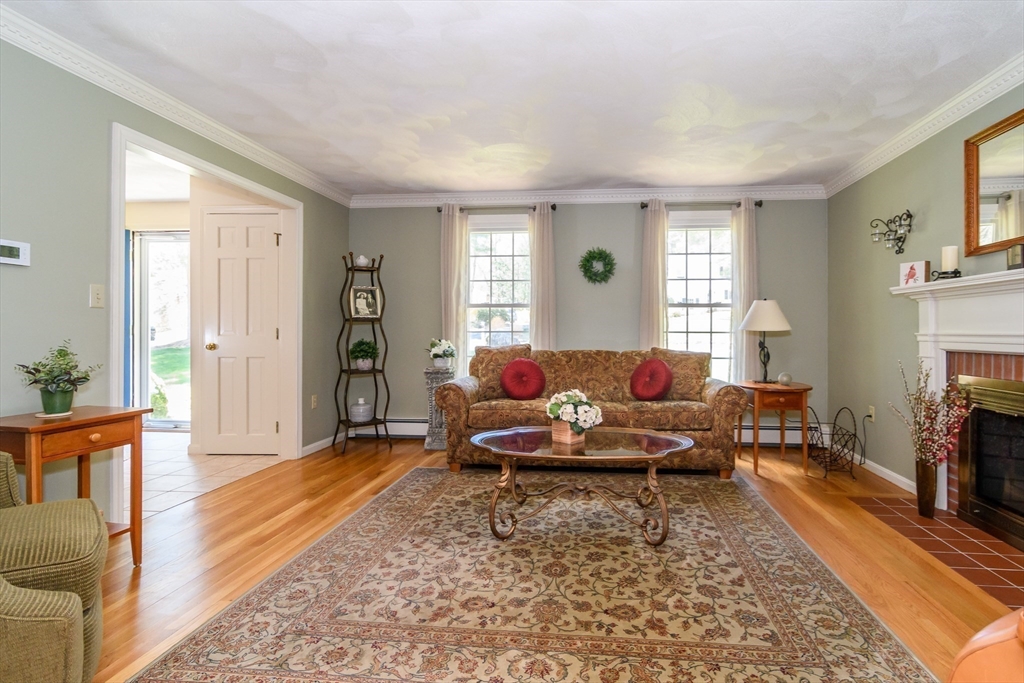 36 Bubbling Brook Road Walpole, MA 02081 - Photo 4 of 26