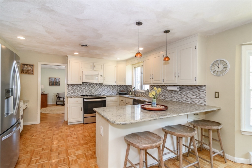 36 Bubbling Brook Road Walpole, MA 02081 - Photo 7 of 26