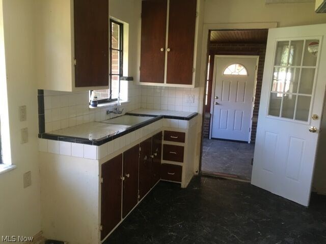 18007 Nottingham Road Cleveland, OH 44119 - Photo 3 of 15 Gallery Image 3
