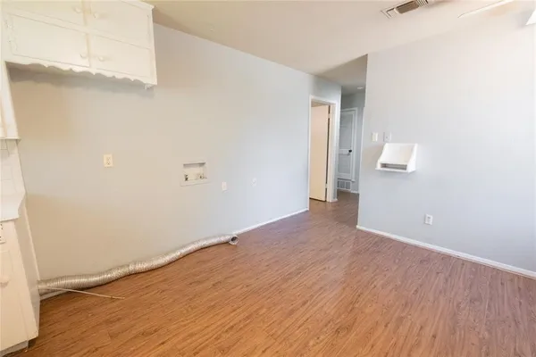 $1,350 | 5101 Locke Avenue, Unit 2900, Fort Worth, TX 76107