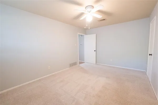 $1,350 | 5101 Locke Avenue, Unit 2900, Fort Worth, TX 76107