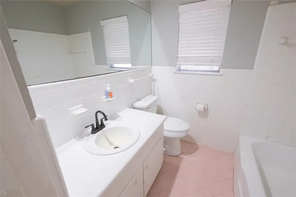 $1,350 | 5101 Locke Avenue, Unit 2900, Fort Worth, TX 76107