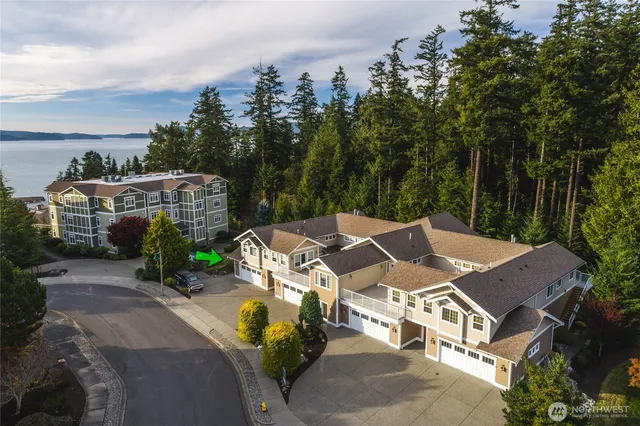 a view of a patio in backyard