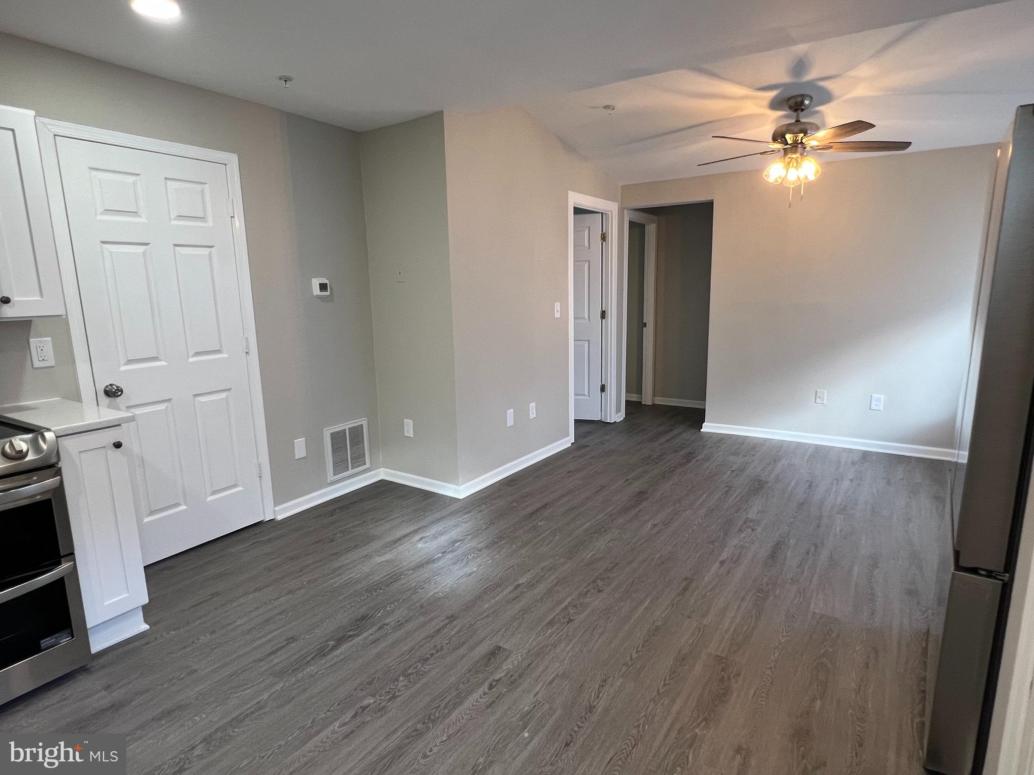 805 Spa Road Annapolis, MD 21401 - Photo 28 of 48 unit 2 living