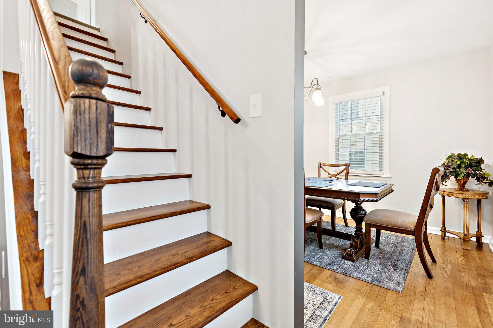 805 Spa Road Annapolis, MD 21401 - Photo 5 of 48 Inviting entryway with elegant stairs.