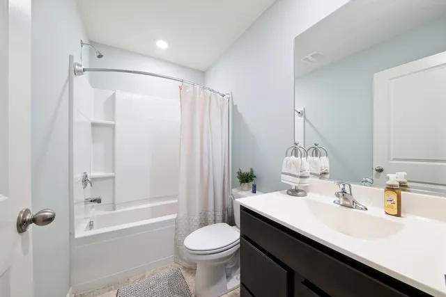 $349,900 | 3828 Gansett Parkway, Elgin, IL 60124