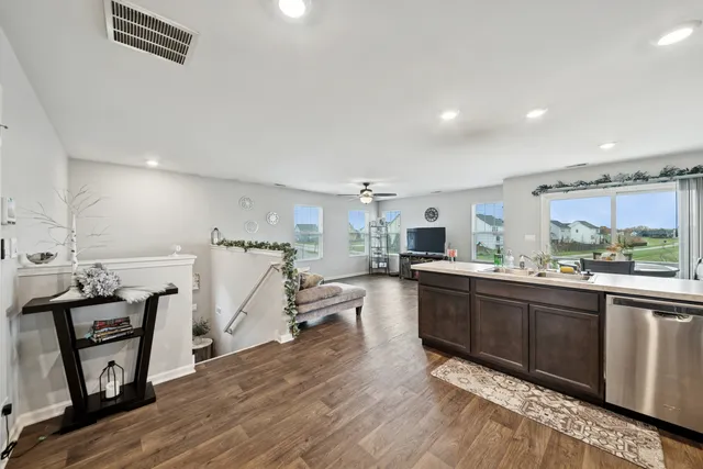 $349,900 | 3828 Gansett Parkway, Elgin, IL 60124