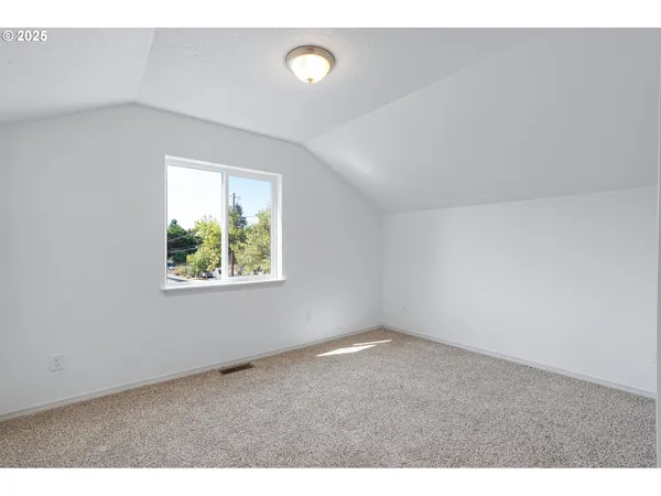 $525,000 | 7028 Southeast 86th Avenue, Portland, OR 97266