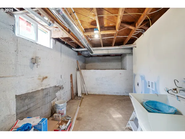 $525,000 | 7028 Southeast 86th Avenue, Portland, OR 97266