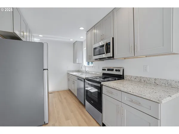 $525,000 | 7028 Southeast 86th Avenue, Portland, OR 97266