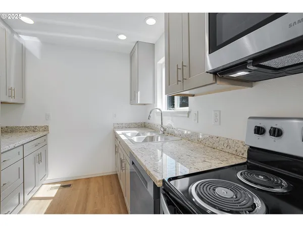 $525,000 | 7028 Southeast 86th Avenue, Portland, OR 97266