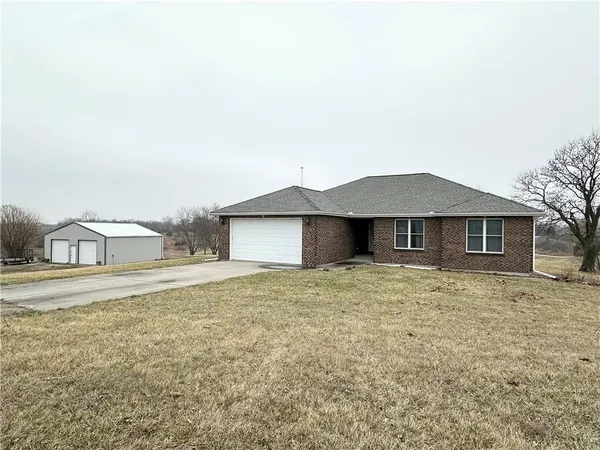 $450,000 | 17980 Lakewood Drive, Platte City, MO 64079