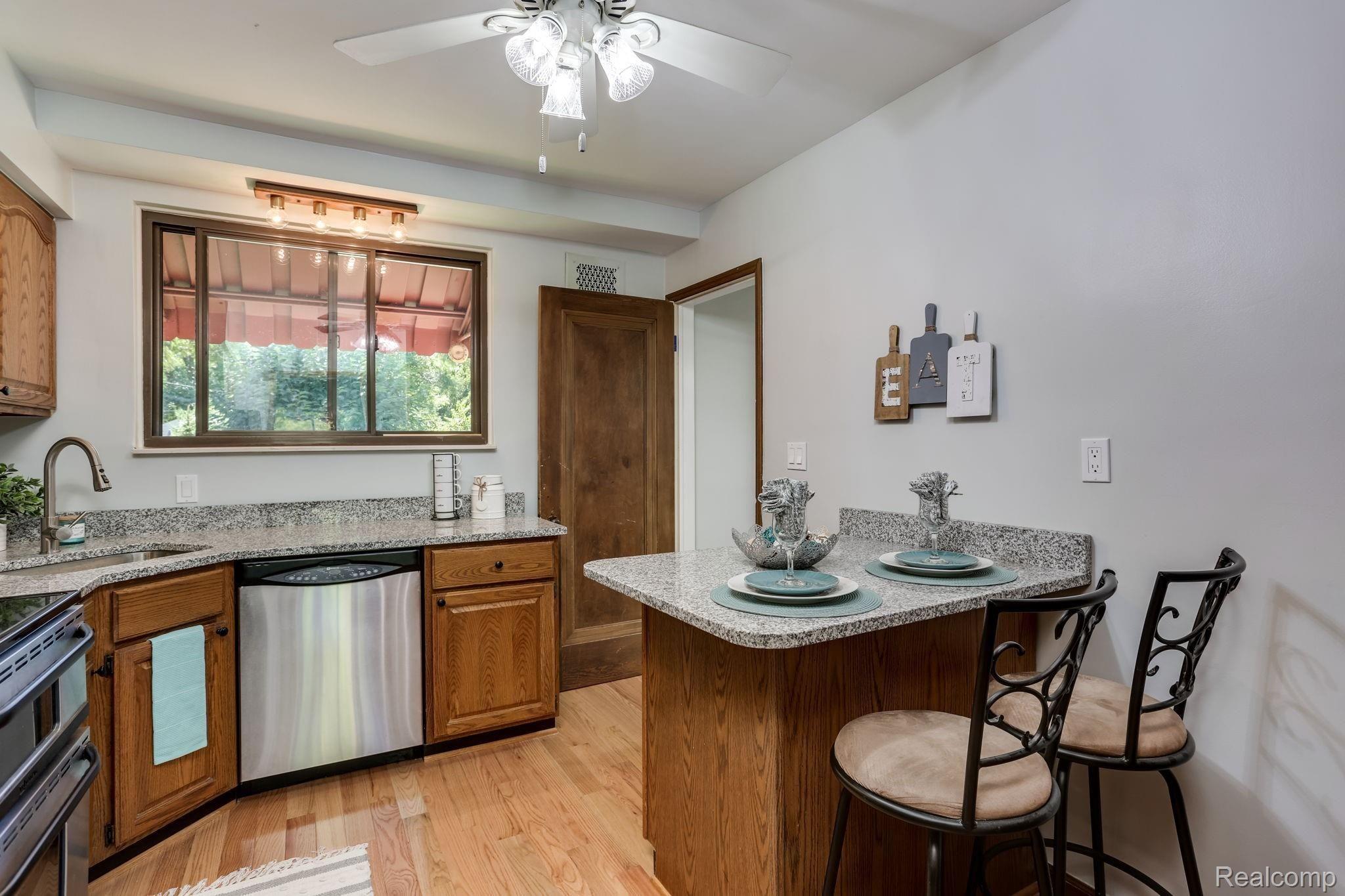 311 Dover Road Waterford, MI 48328 - Photo 13 of 67 New Kitchen