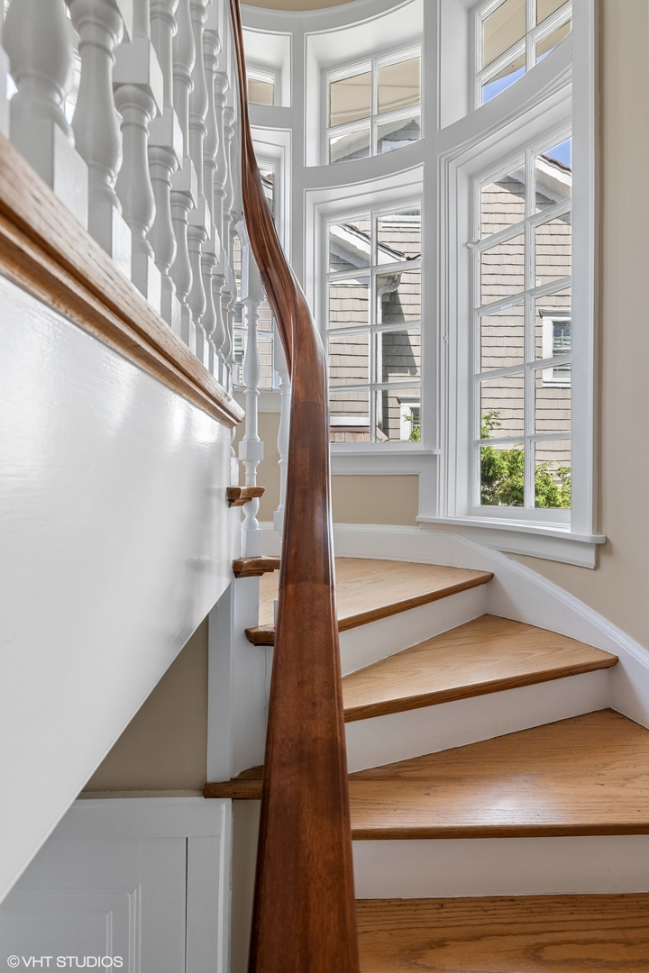 474 Ash Street Winnetka, IL 60093 - Photo 23 of 57 a view of entryway