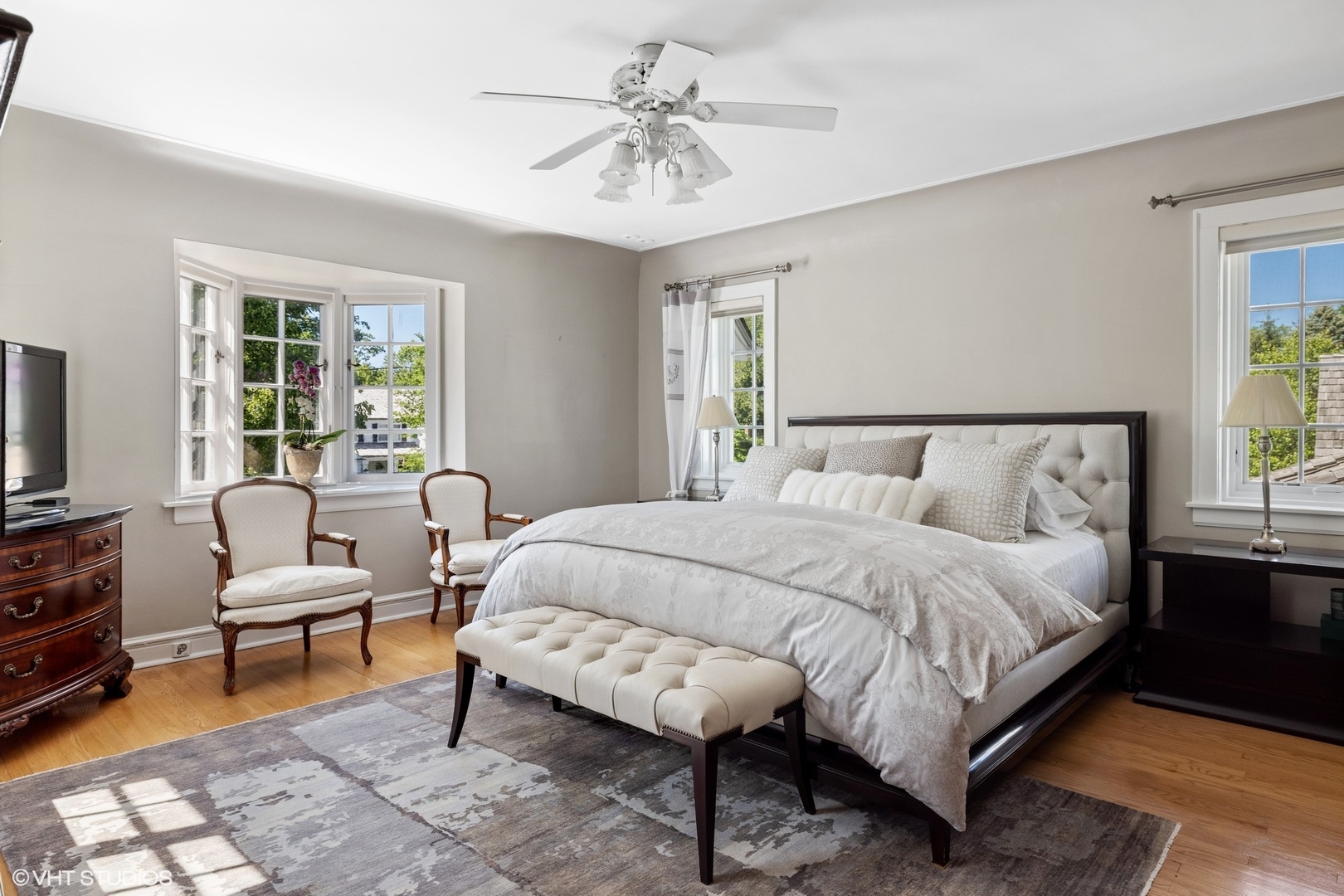 474 Ash Street Winnetka, IL 60093 - Photo 25 of 57 a bed room with a bed and a chair