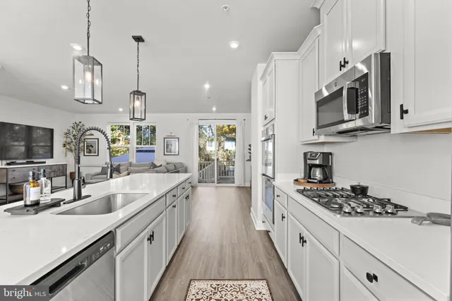 $624,900 | 8357 Meadowood Drive, Hanover, MD 21076