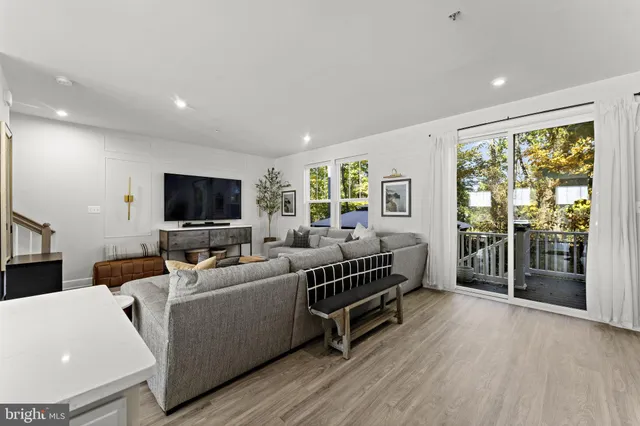 $624,900 | 8357 Meadowood Drive, Hanover, MD 21076