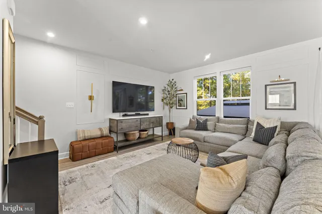 $624,900 | 8357 Meadowood Drive, Hanover, MD 21076